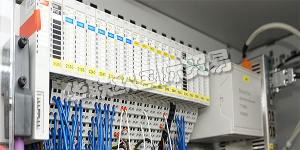 ALFREDKUHSE是您個人開關設備和控制系統的成熟制造商。他們從一個來源提供所有服務。ALFREDKUHSE是您的合作伙伴，從咨詢和規劃到生產和調試，再到支持，維護和現代化。