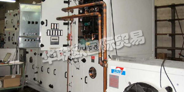 ROX-KLIMATECHNIK GmbH作為房間和工藝空氣技術(shù)設(shè)備和組件的制造商，是規(guī)劃者，工廠建設(shè)者和工廠操作員的合作伙伴。采用Rox-Klimatechnik GmbH中央空調(diào)的室內(nèi)空氣和工藝空氣技術(shù)有助于保持舒適的室內(nèi)氣候。清潔污染的廢氣是積極的環(huán)境保護(hù)。