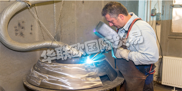 FELDPAUSCH自60多年前一直致力于為各個(gè)行業(yè)領(lǐng)域開(kāi)發(fā)創(chuàng)新的喂料技術(shù)。