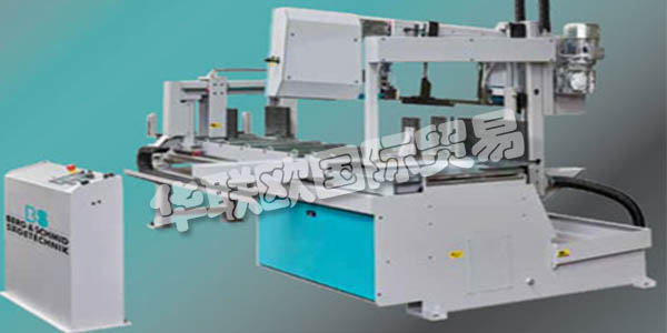 BERG&SCHMID的名字背后是一家由業(yè)主管理的公司,總部位于巴登 - 符騰堡州的雷塞克。Berg&Schmid成立于Wirtschaftswunder的早期,由Schmid家族經(jīng)營了幾代人。