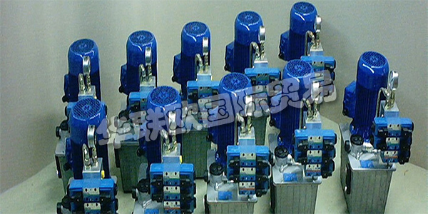 德國B&B HYDRAULIK-TECHNIK主要產(chǎn)品：B&B HYDRAULIK-TECHNIK閥門等。B&B HYDRAULIK-TECHNIK GmbH由Helitut Brocke和HenningB?hr于1983年在Witten-Herbede成立。目的是銷售用于骨料結(jié)構(gòu)的液壓元件和液壓附件。在短時(shí)間內(nèi)，對完整的Hydraulilk系統(tǒng)的需求變得非常大，以至于他們的生產(chǎn)開始了。