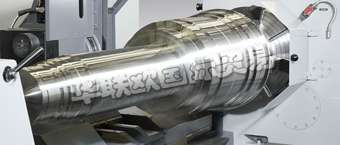 HERKULES車床是集100多年的機(jī)床制造經(jīng)驗(yàn)、可靠性及應(yīng)用考量與最先進(jìn)技術(shù)相結(jié)合的結(jié)果。HERKULES提供各種加工直徑和重量的重型車床，可完成工件直徑從幾厘米，重量幾公斤到直徑3米，重量400噸的加工任務(wù)。HERKULES可提供各種范圍的輥環(huán)高精度車削和修磨的解決方案。