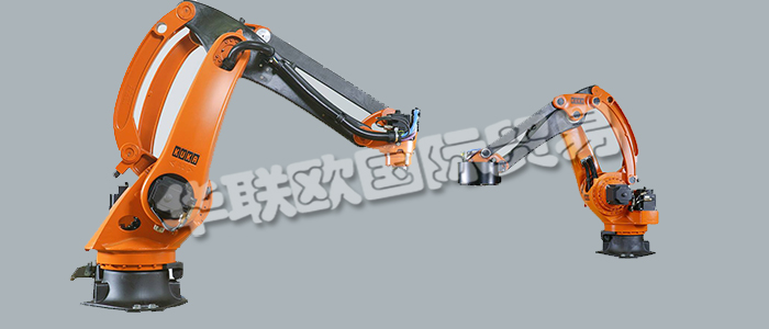 KR 40PA是KUKA公司最小巧、最輕盈的貨盤碼垛機器人。這款專為貨盤碼垛設計的工業機器人將幫助您獲得最快的速度和最高的精確性,歐標托盤碼垛的完美選擇。KR 40PA能夠在創紀錄的時間內完成貨品的包裝和發配。只需要很小的空間,這款機器人便可以對重達40kg的產品進行碼垛并達到1.8米的凈堆垛高度。而較低的自重則顯著縮短了其周期時間。KR 40PA專為貨盤碼垛任務進行了改進。它以每分鐘56次循環的速度作業,同時還能確保絕對的精準。KR 40PA擁有纖細的底座和很小的占地面積,因此其干擾輪廓也非常小。內置電源則為機器人節省了額外的空間。